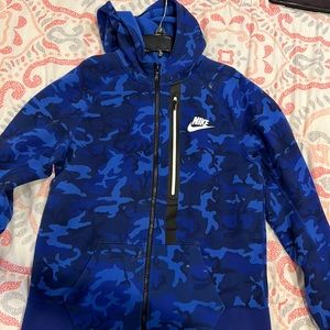 Nike tech